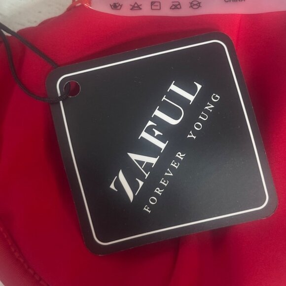 Zaful Padded Underwire Bikini Swim Top Womens Medium Red New Textured - Picture 7 of 7